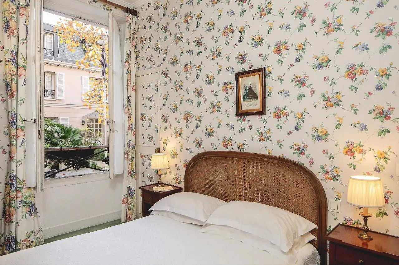 Des Grandes Ecoles Hotel