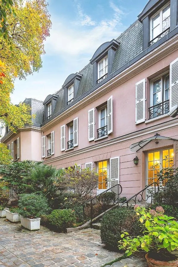 Hotel Des Grandes Ecoles 3*